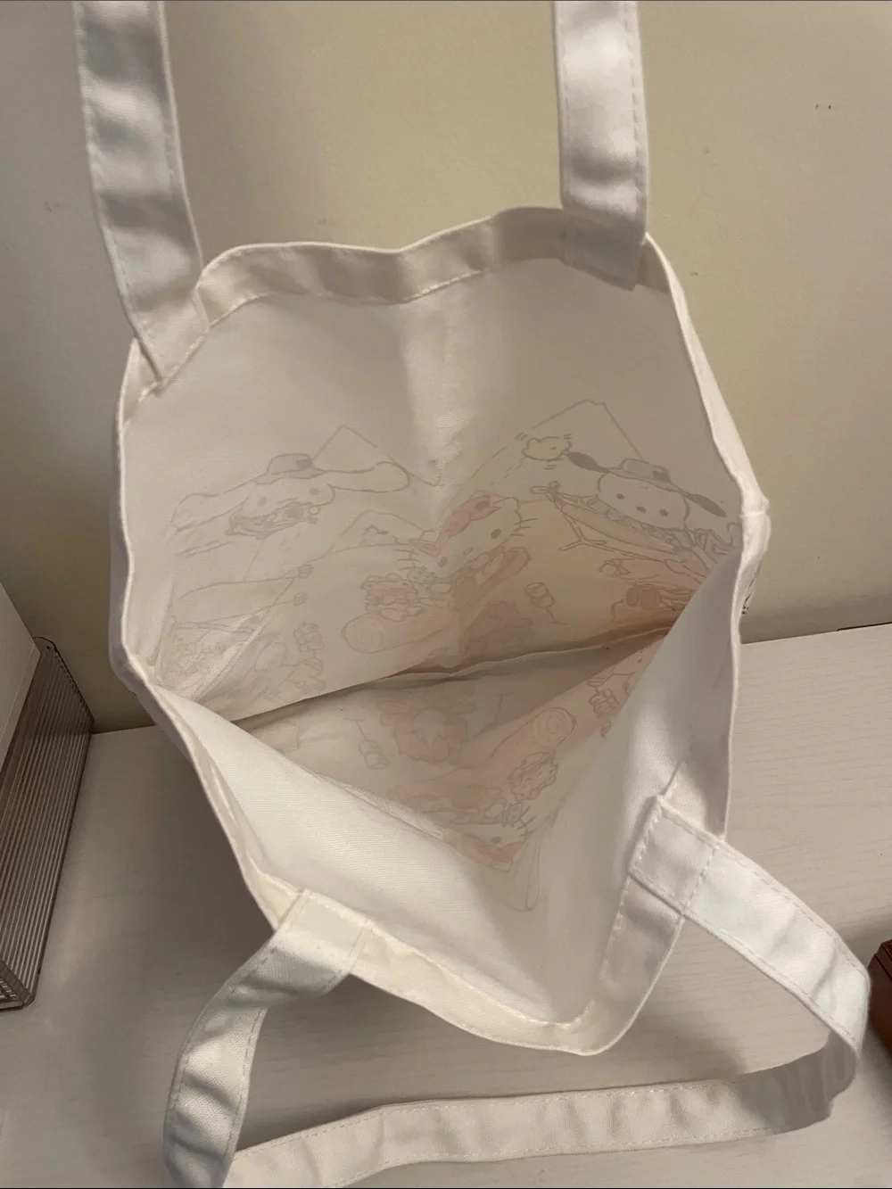Hello Kitty Campfire Canvas Tote in White, Pink & Tan - Picture 2 of 2